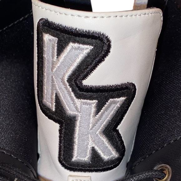 KENDALL+ KYLIE “Hunt2” Vegan Leather Combat Lug Sole Boots WHT/BLK SZ 6-1/2 - Picture 8 of 9